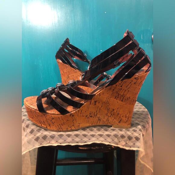 8.5 Steve Madden Black Gladiator Metal Loop Wedge Heels - Picture 7 of 9